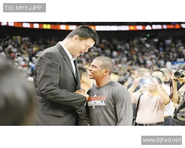 保罗姚明与比卢普斯的篮球传奇之路与时代交汇的精彩瞬间