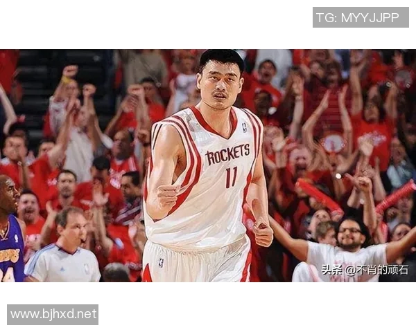 姚明在NBA经典对决中挑战公牛队展现巨星风范与篮球魅力