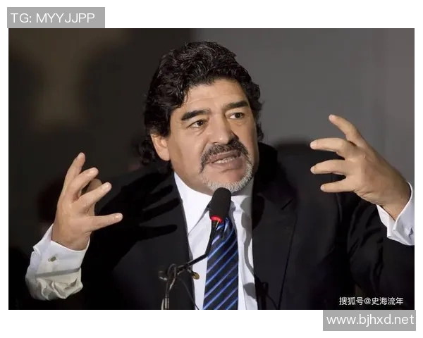 马拉多纳在逆境中崛起的奋斗历程与英雄内心的真实写照