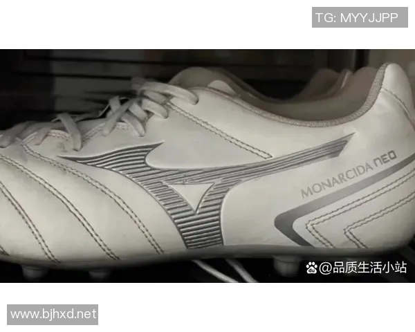 足球明星亲自挑选足球鞋揭秘背后的故事与品牌选择分析