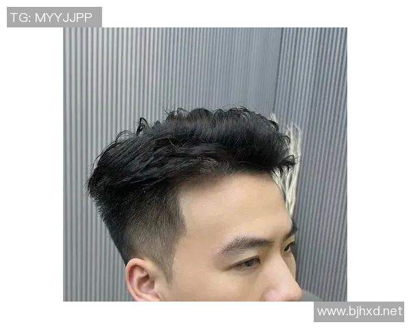 足球明星侧背发型大赏经典造型与时尚风格的完美结合