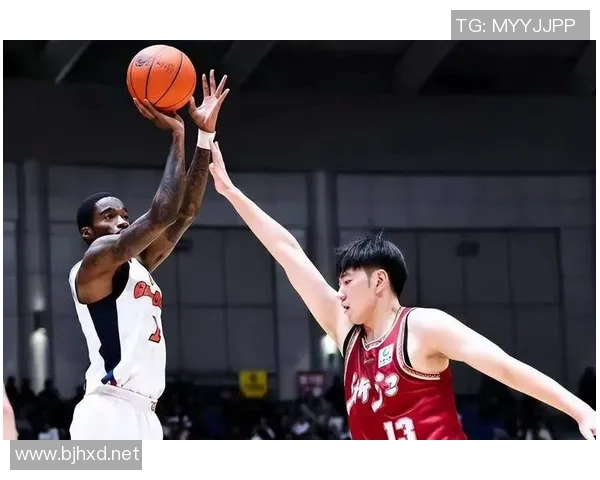 CBA焦点对决广东队迎战浙江稠州队争夺季后赛席位的关键战役 CBA焦点对决广东队迎战浙江稠州队争夺季后赛席位的关键战役